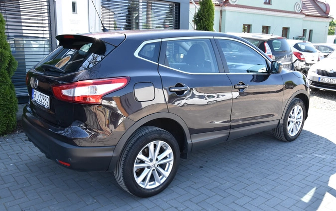 Nissan Qashqai cena 62999 przebieg: 106222, rok produkcji 2016 z Giżycko małe 742